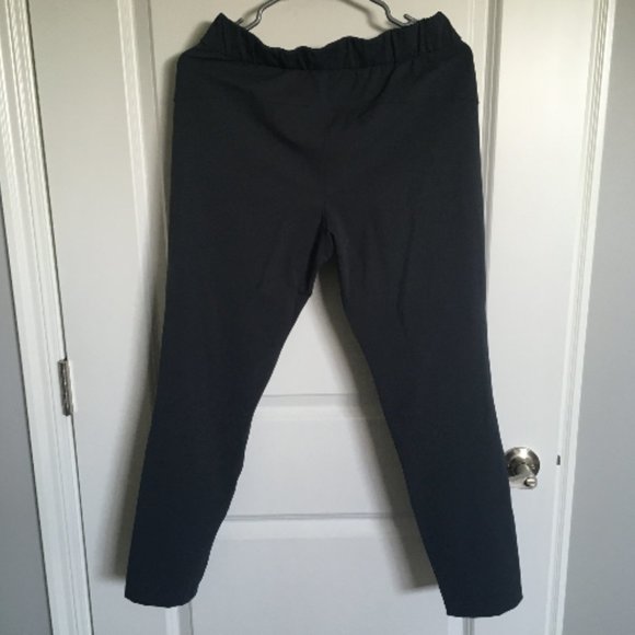 Lululemon On The Fly 7/8 Pant - Black Size 6 - Picture 4 of 5